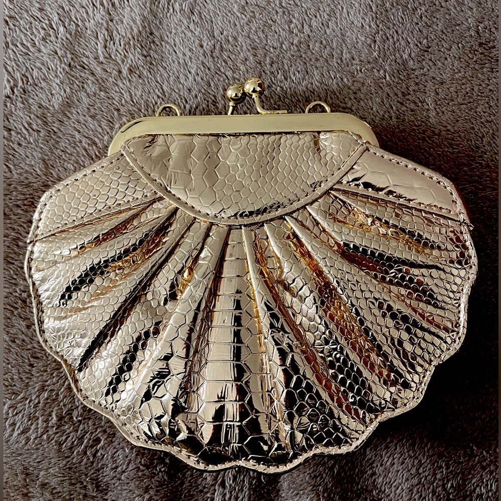 Beautiful vintage crossbody bag